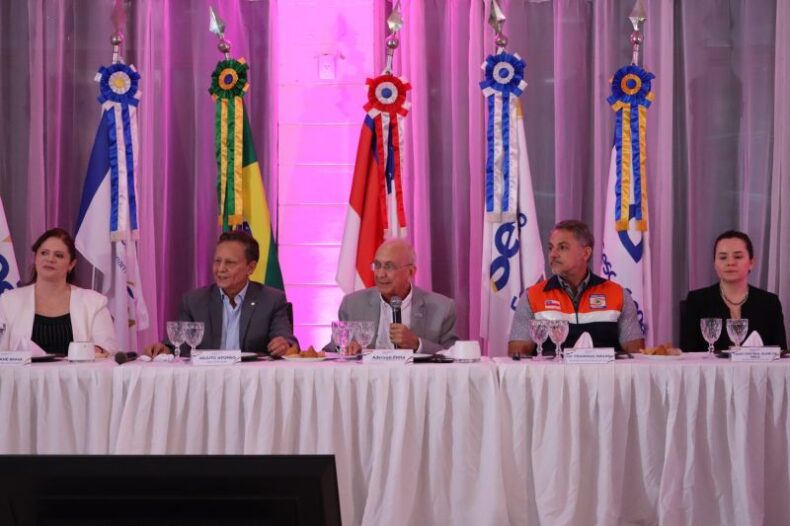 GERAL/DEFESA CIVIL do Amazonas apresenta panorama da estiagem durante reunião na Fecomércio-AM