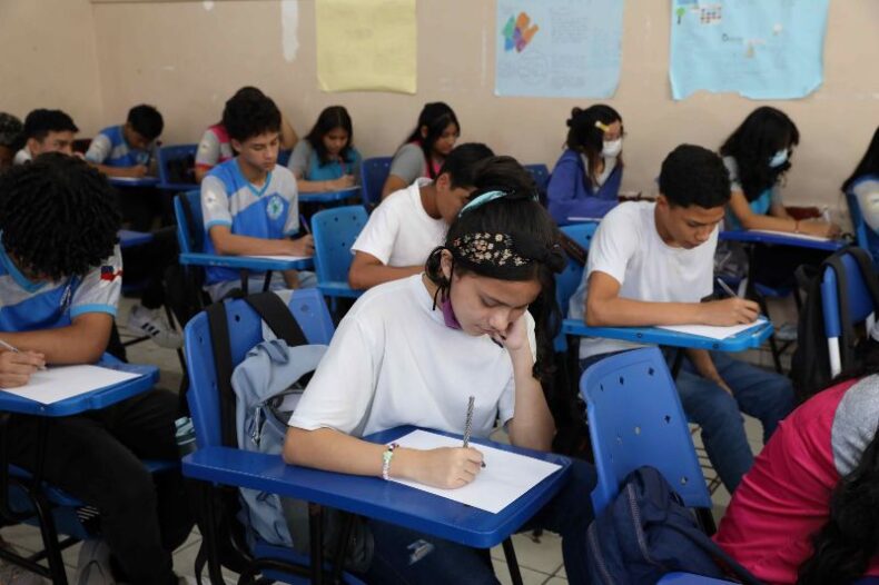 EDUCAÇÃO/AMAZONAS inicia período de aplicação do SAEB/2025 para mais de 1,8 mil escolas