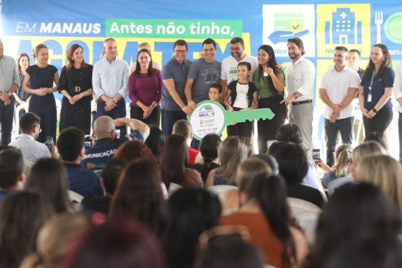 HABITAÇÃO/No Amazonas, Governo entrega APARTAMENTOS para 48 famílias beneficiadas pelo Subsídio Entrada do Meu Lar