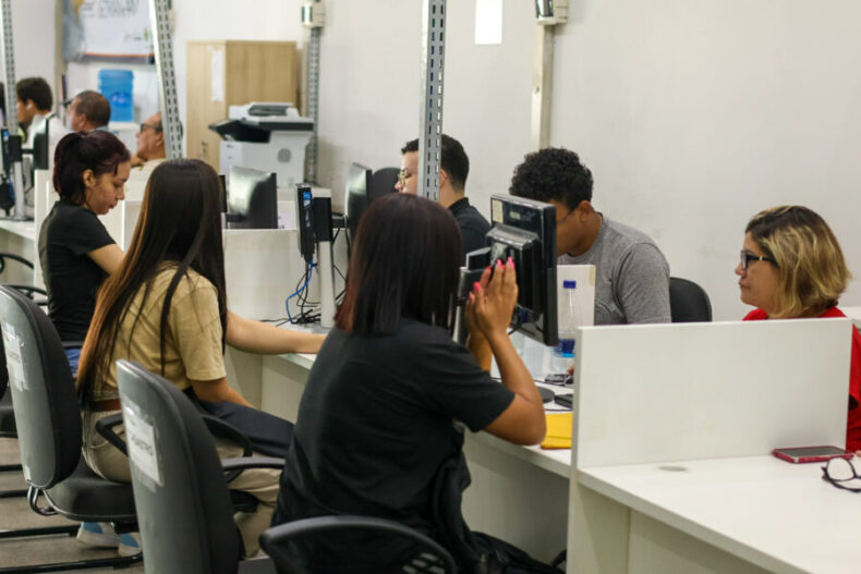 GERAL/SINE AMAZONAS divulga 66 vagas de emprego para esta segunda-feira(13)