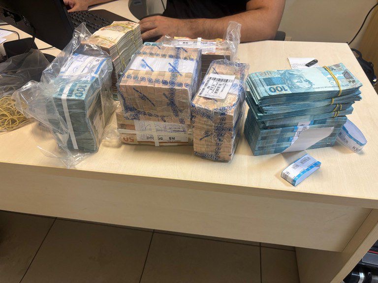 Operação apreende mais de R$ 1,1 milhão em dinheiro vivo em Manaus