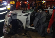 GERAL/DOIS HOMENS MORREM após carro capotar e bater em árvore na avenida Autaz Mirim