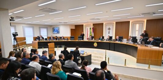 GERAL/TCE-AM aprova com ressalvas contas de 2023 e 2024 do Governo do Amazonas