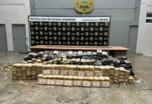 DROGAS/Polícia Militar do AMAZONAS apreende mais de uma tonelada de entorpecentes em micro-ônibus na AM-010