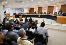 CIDADE/TCE-AM suspende julgamento de contas de MANAUS após pedido de vistas