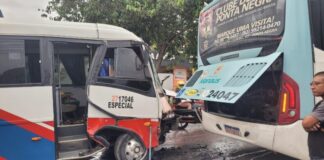 TRÂNSITO/CBMAM resgata 10 VÍTIMAS após colisão entre micro-ônibus e ônibus na Cidade Nova, em Manaus