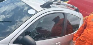 CIDADE/BOMBEIROS resgatam criança presa dentro de veículo no bairro Adrianópolis, em Manaus