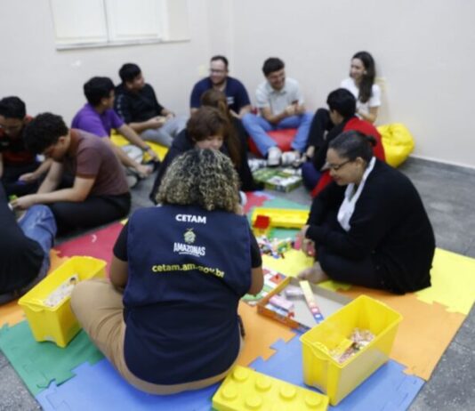EDUCAÇÃO/Governo do Amazonas amplia capacitação de profissionais para atuação no atendimento a pessoas com AUTISMO