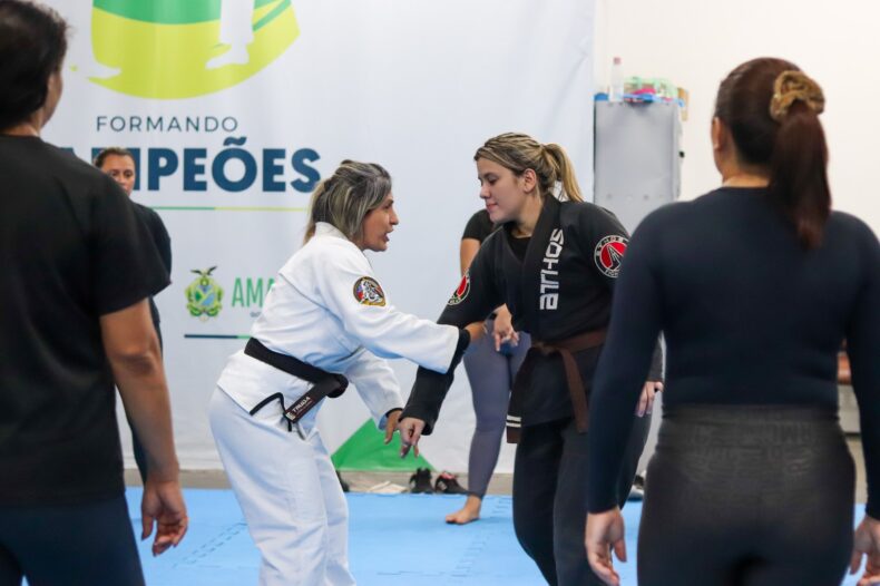 SEDEL - Curso de Defesa Pessoal Feminina FOTO Marjoryie Patrícia Sedel