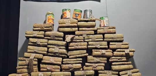 GERAL/Base Arpão 2: PMAM apreende mais de 70 quilos de drogas escondidas em tubos de PVC e latas