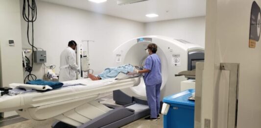 SAÚDE/DEFENSORIA obtém na Justiça prazo para regularização da oferta de exame PET-SCAN na rede pública de saúde