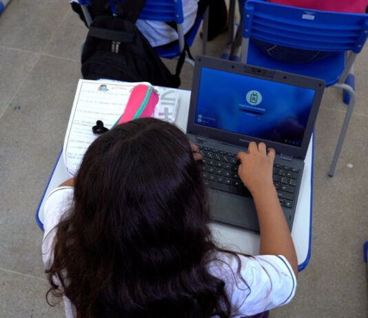 CONECTIVIDADE/Acesso à internet em escolas da rede pública do Amazonas chega a 64,2% em 2025