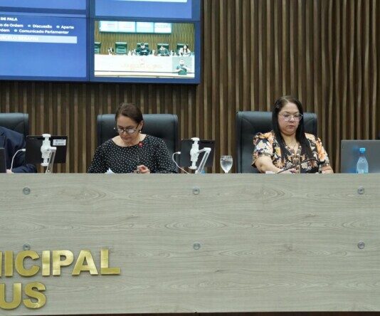 SALÁRIOS/CMM aprova reajuste para profissionais da educação da rede municipal