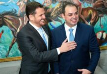POLÍTICA/RENATO JUNIOR liga para CIDADE e prestigia posse no Amazonas