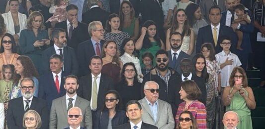 POLÍTICA/Lula participa de desfile de 7 de Setembro ao lado de Fachin, Alcolumbre e Motta