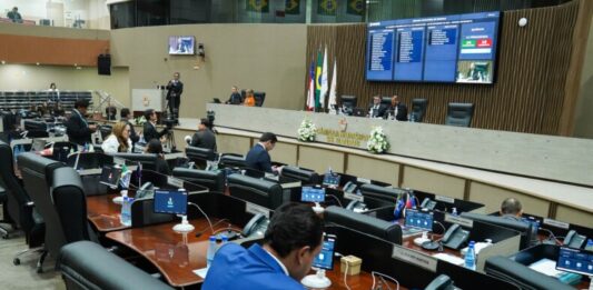 GERAL/Liberação de alça do Complexo Passarão e violência contra educadores são debatidas na CMM