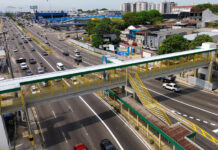 TRÂNSITO/Prefeito entrega passarela na Torquato Tapajós e confirma elevadores para garantir acessibilidade a PcDs