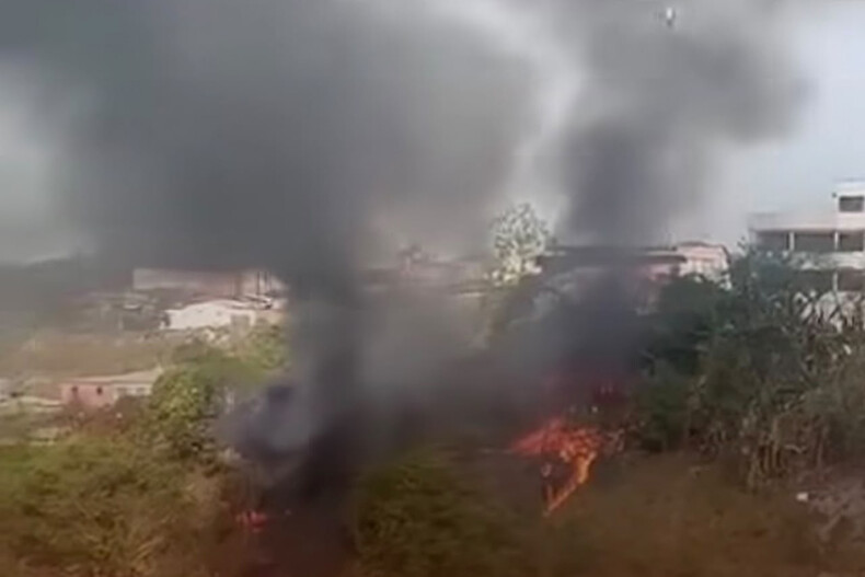 Incendio-se-espalha-em-terreno-proximo-a-casas-no-bairro-Nova-Cidade.